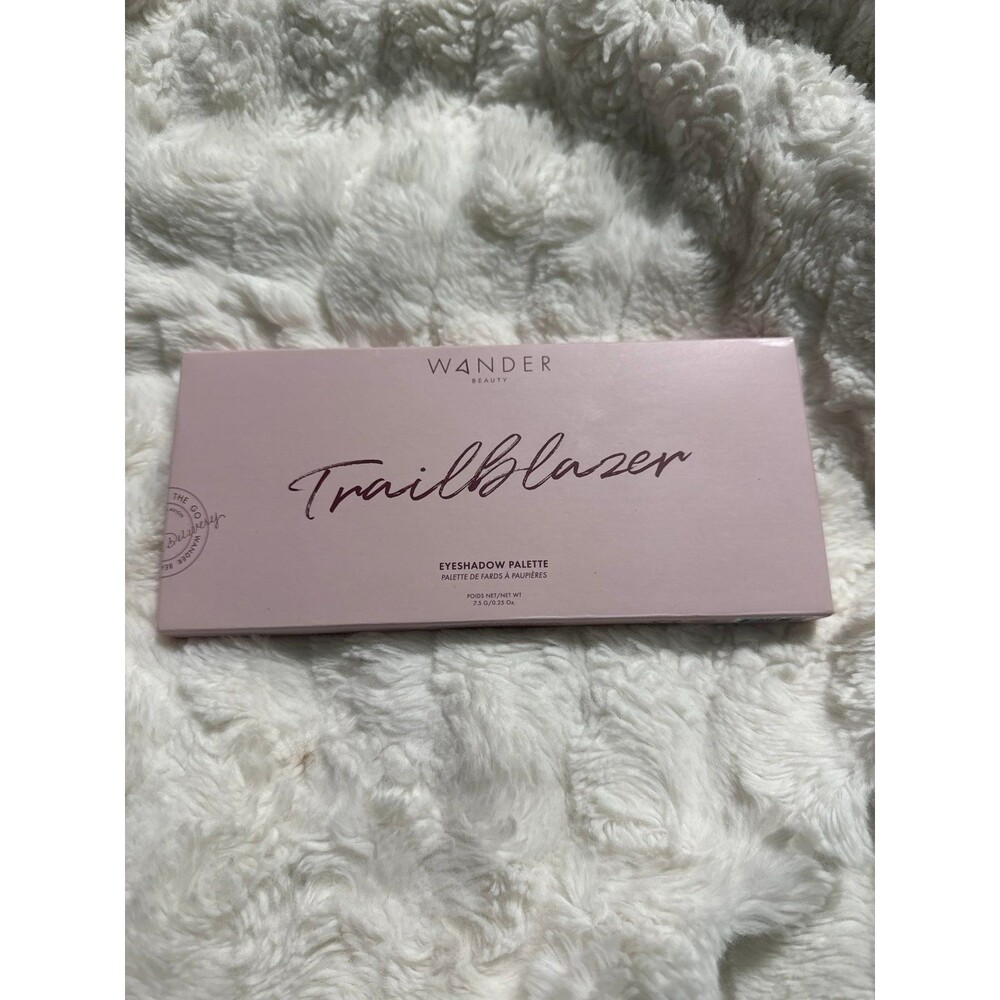 WANDER BEAUTY Trailblazer Eyeshadow Palette Full Size
